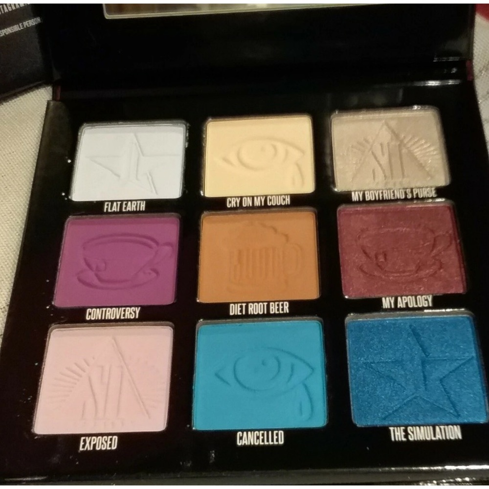 Mini Controversy Eyeshadow Palette - Picture 2 of 4
